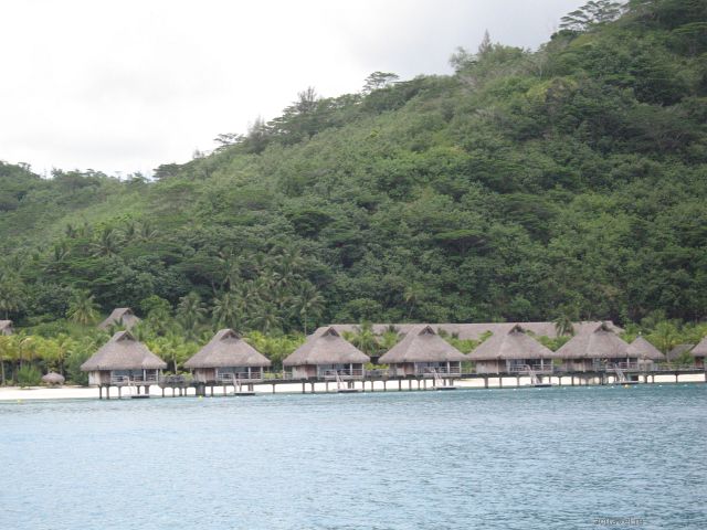  Bora Bora Nui Resort & Spa:  