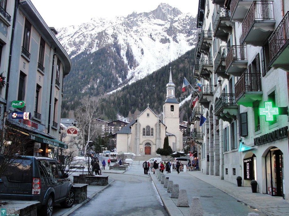 Большое преимущество Шамони перед другими горнолыжными курортами — возможность выйти в город. Поездка в Chamonix Mont-Blanc
