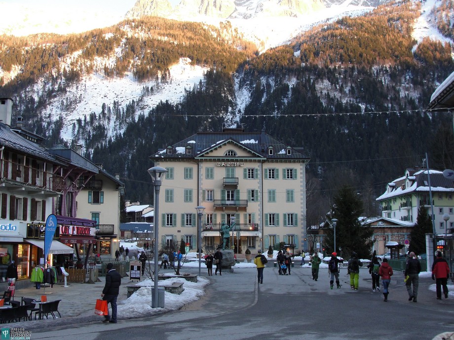В Шамони есть все блага цивилизации, даже казино. Поездка в Chamonix Mont-Blanc