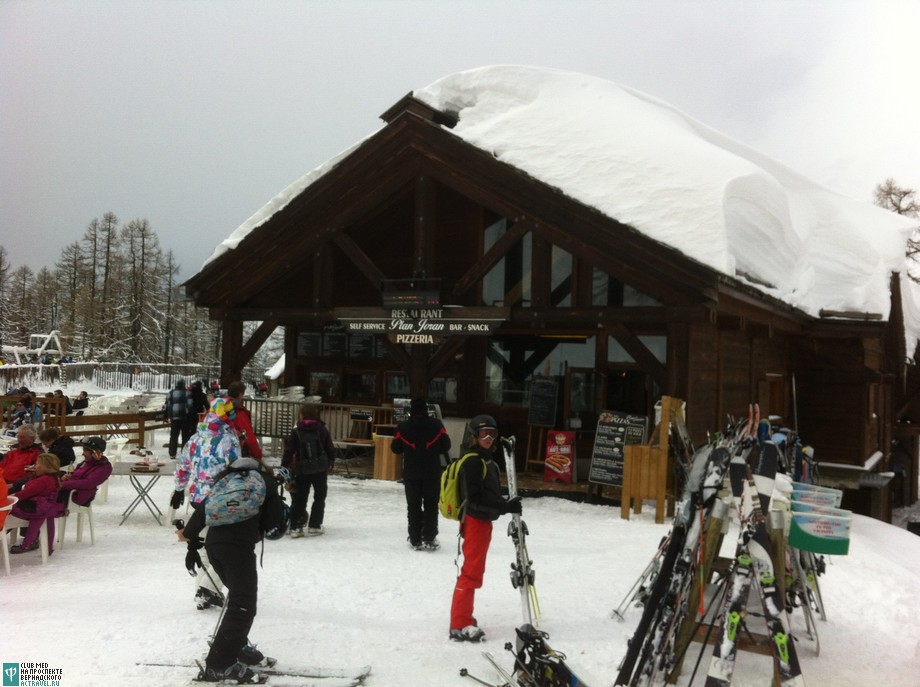 Chamonix Mont-Blanc. Ресторан на склонах в зоне катания Гран-Монтэ (Grand-Montets)