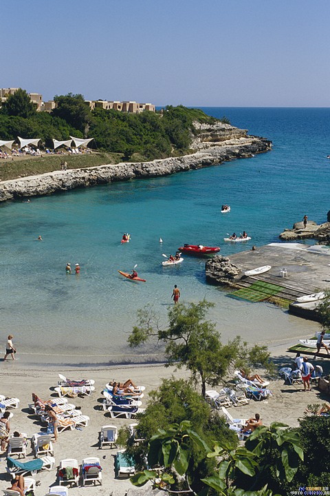 Городок Club Med Otranto, пляж, водные развлечения