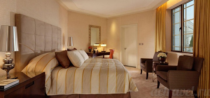 Отель The Dorchester, Лондон. Вторая спальня номера Harlequin suite