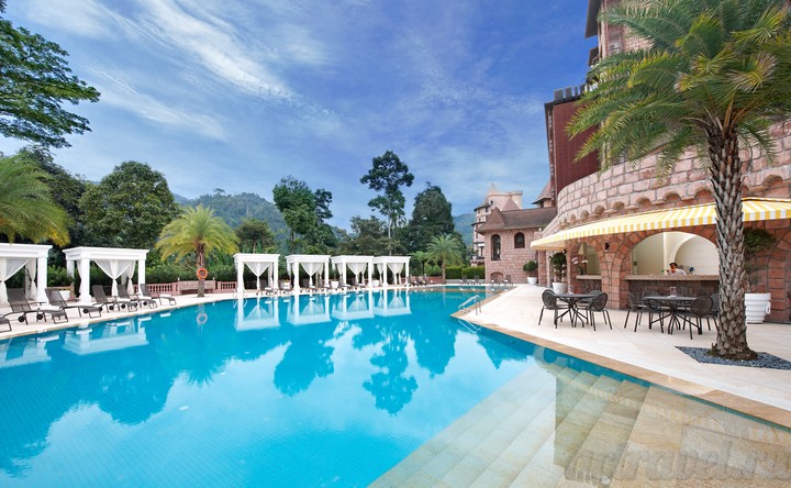 Бассейн с соленой водой в отеле the Chateau Spa and Organic Wellness Resort, Малайзия