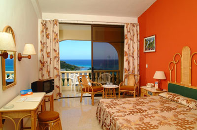 Sol Rio de Luna y Mares Resort