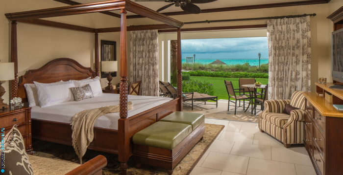 Номер Italian Beachfront Two Bedroom Walkout Butler Family Suite отеля Beaches Turks & Caicos