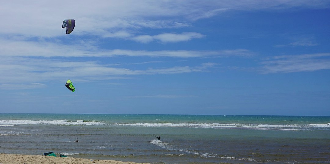 Barro Preto, один из малых пляжей курорта Акирас