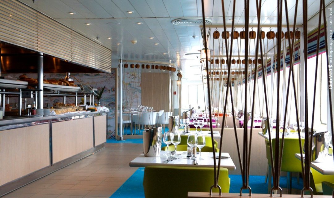 Ресторан на круизном лайнере Club Med 2