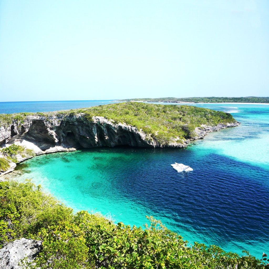 Багамский дайв-сайт Голубая дыра Дина (Dean’s Blue Hole) на острове Лонг-Айленд