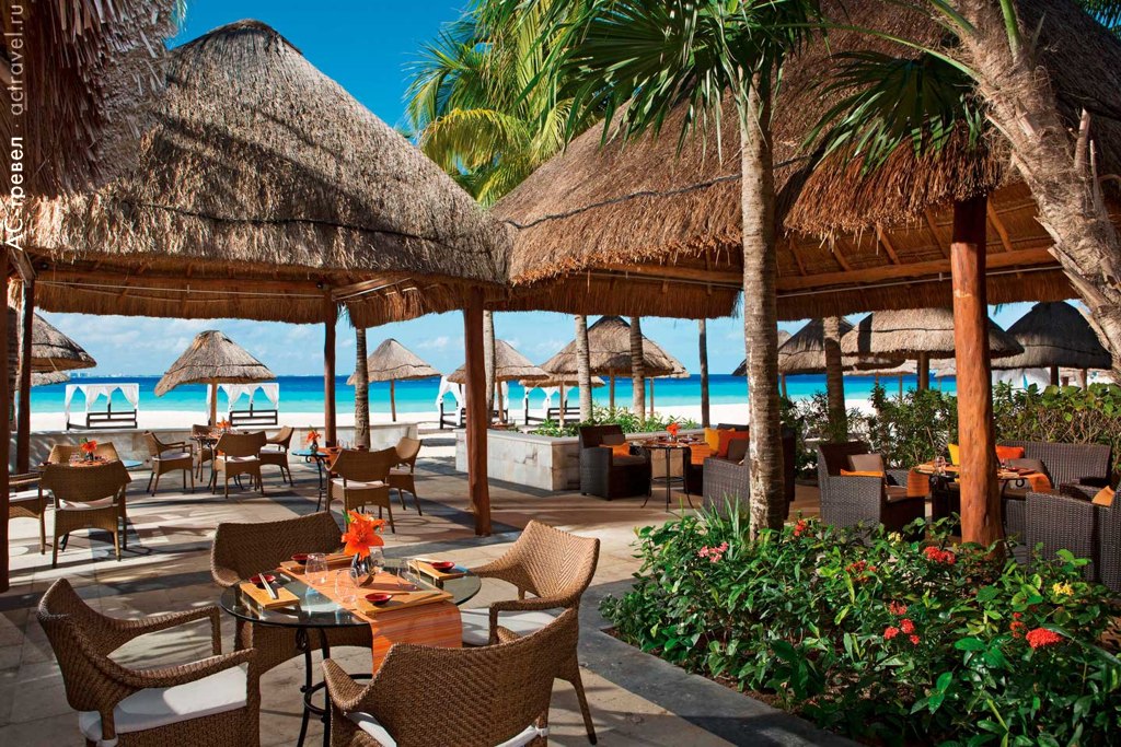 Ресторан в отеле Dreams Sands Cancun