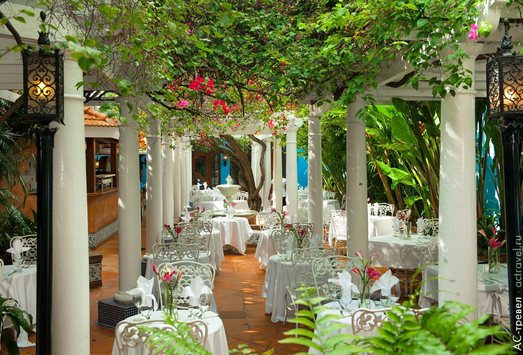 Ресторан в отеле Sandals Royal Caribbean