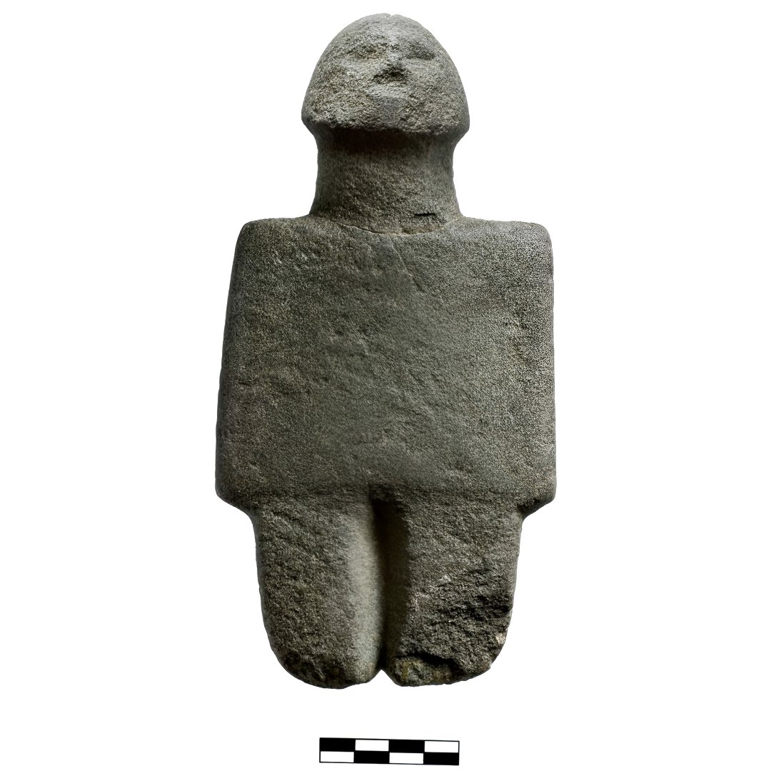 Антропоморфная фигурка, вырезанная из диабаза, высота 19 см. Хирокития, 8500—5200 г. до н. э.
