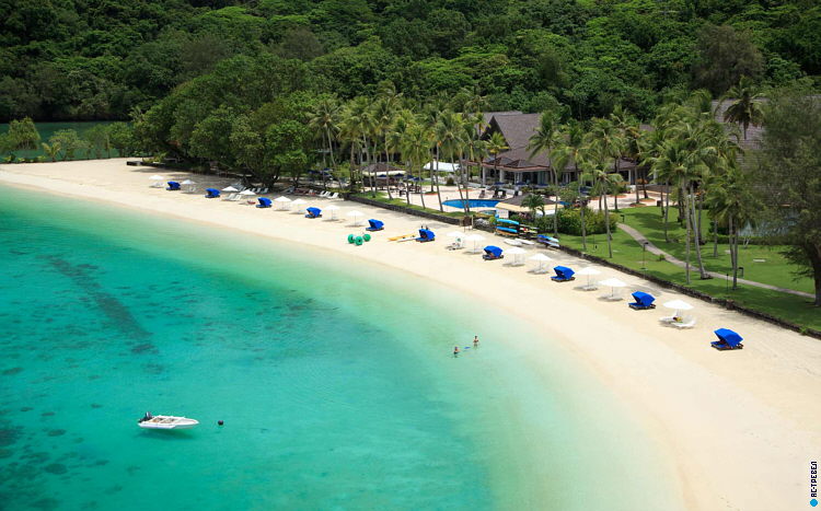 Пляж в отеле Palau Pacific Resort