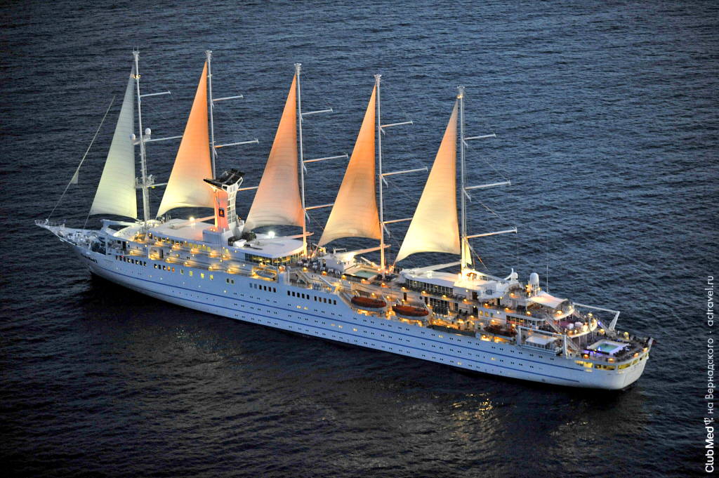 Круизный лайнер — парусник Club Med 2