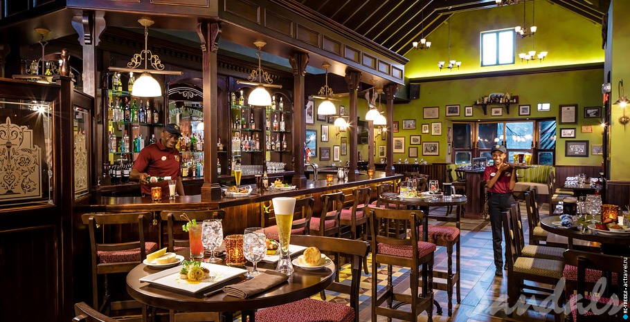 Ресторан The Merry Monkey отеля Sandals Barbados