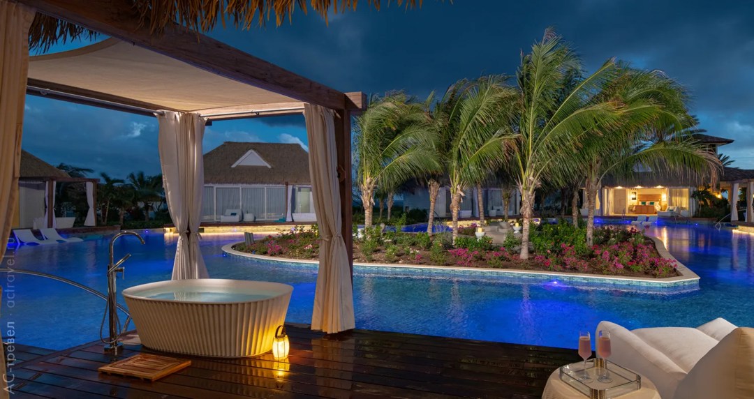  Kurason Island Poolside Butler Bungalow with Patio Tranquility Soaking Tub   Sandals Royal Curaçao