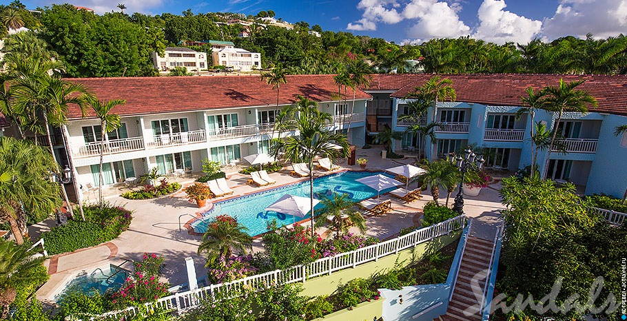 Номер Sunset Bluff Luxury Poolside Walkout Club Level Room в отеле Sandals Grande Antigua