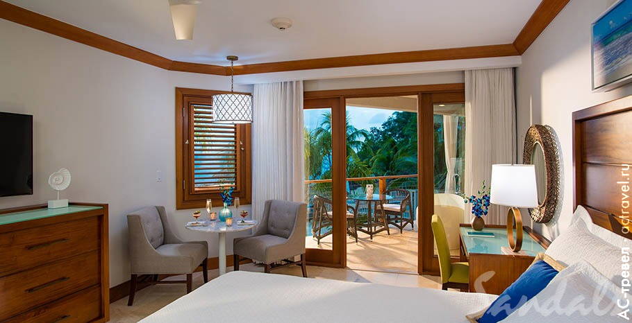 Номер Caribbean Beachfront Grande Luxe Club Level Room with Tranquility Soaking Tub в отеле Sandals Negril