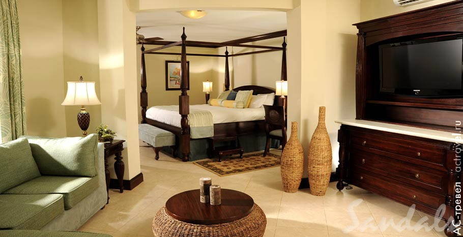 Номер Millionaire Honeymoon Penthouse One Bedroom Butler Suite в отеле Sandals Negril