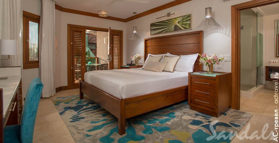Номер Caribbean Oceanview Luxury Walkout Room в отеле Sandals Negril