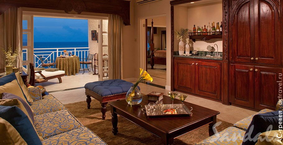 Номер Riviera Beachfront One Bedroom Butler Suite в отеле Sandals Ochi