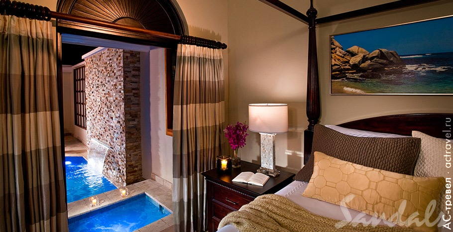 Номер Butler Village Honeymoon Romeo & Juliet Sanctuary One Bedroom Villa Suite with Private Pool в отеле Sandals Ochi