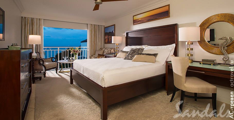 Номер Honeymoon Luxury Oceanview Club Level в отеле Sandals Regency La Toc
