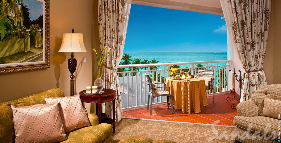 Номер Windsor Oceanview Club Level Suite в отеле Sandals Royal Bahamian