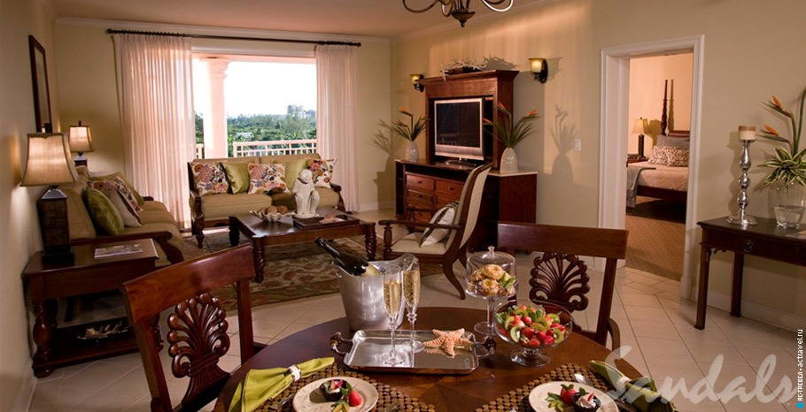 Номер Windsor Oceanview One Bedroom Butler Royal Suite в отеле Sandals Royal Bahamian