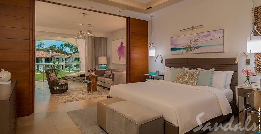 Номер Royal Seaside Crystal Lagoon One Bedroom Oceanview Butler Suite w/ Balcony Tranquility Soaking Tub в отеле Sandals Royal Barbados