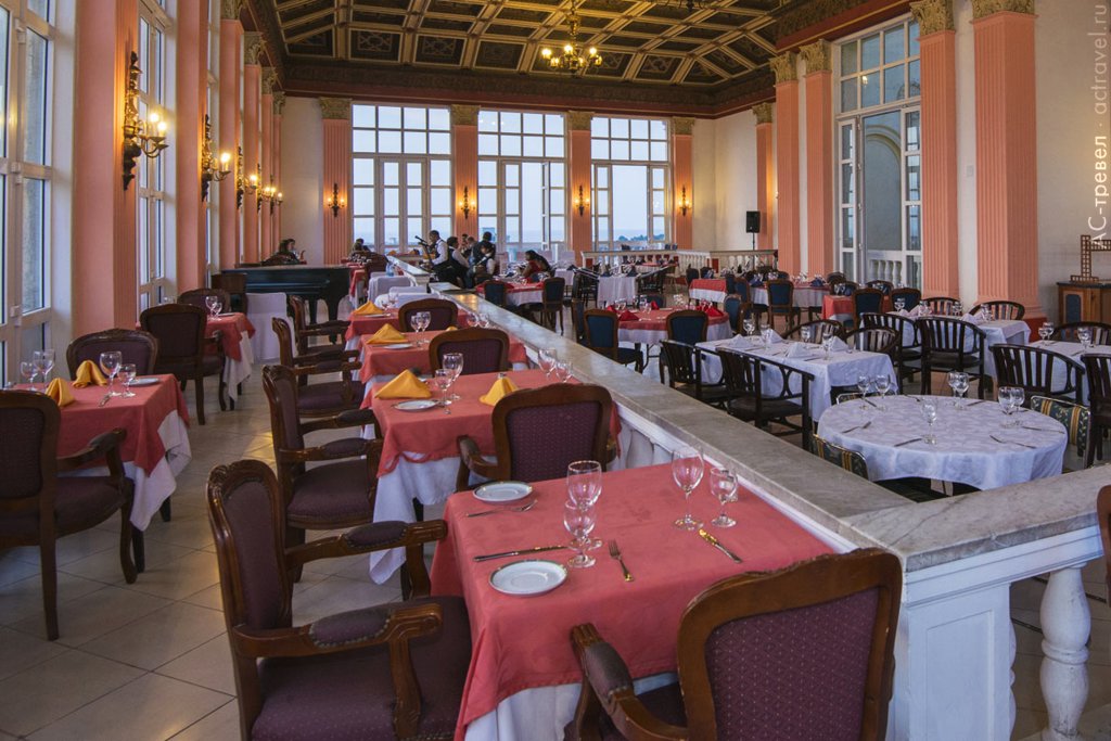 Ресторан в отеле Sevilla